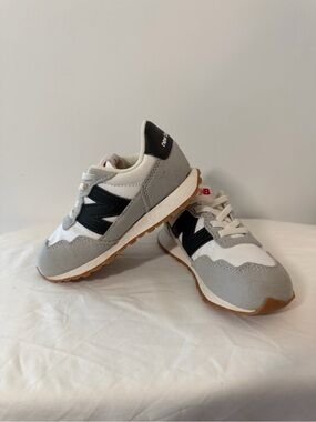 New Balance 237 Bungee, Toddler Size 9, Gray White Black Sneakers
